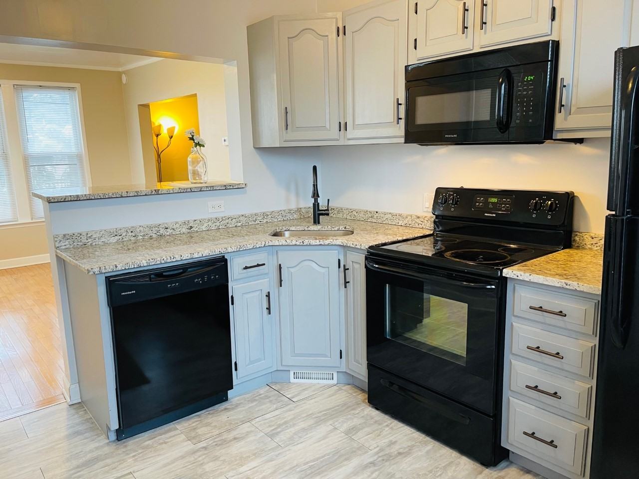 1256 Franklin Rd #2 - Photo 3 of 14