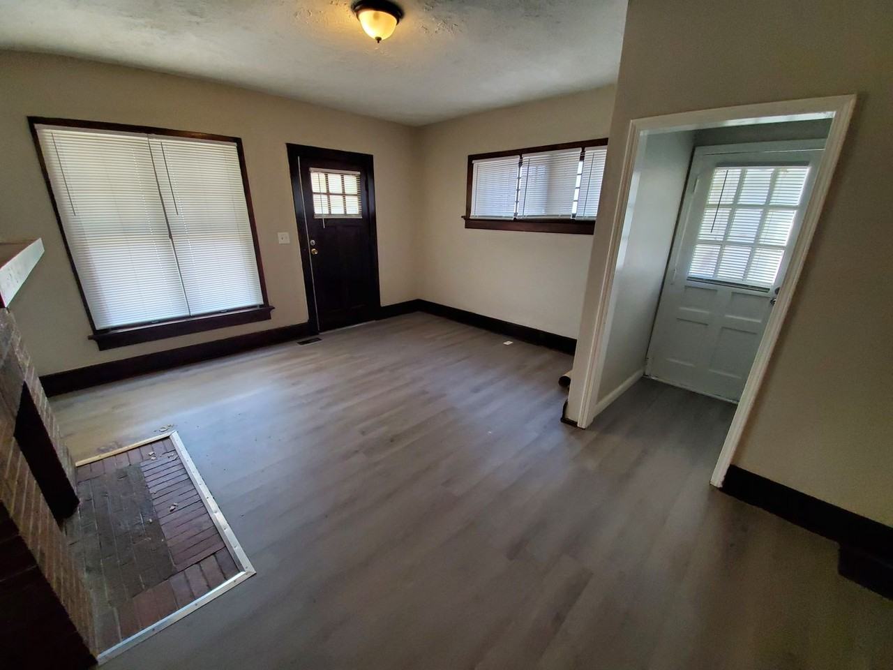923 Harvard Blvd #NA - Photo 2 of 20