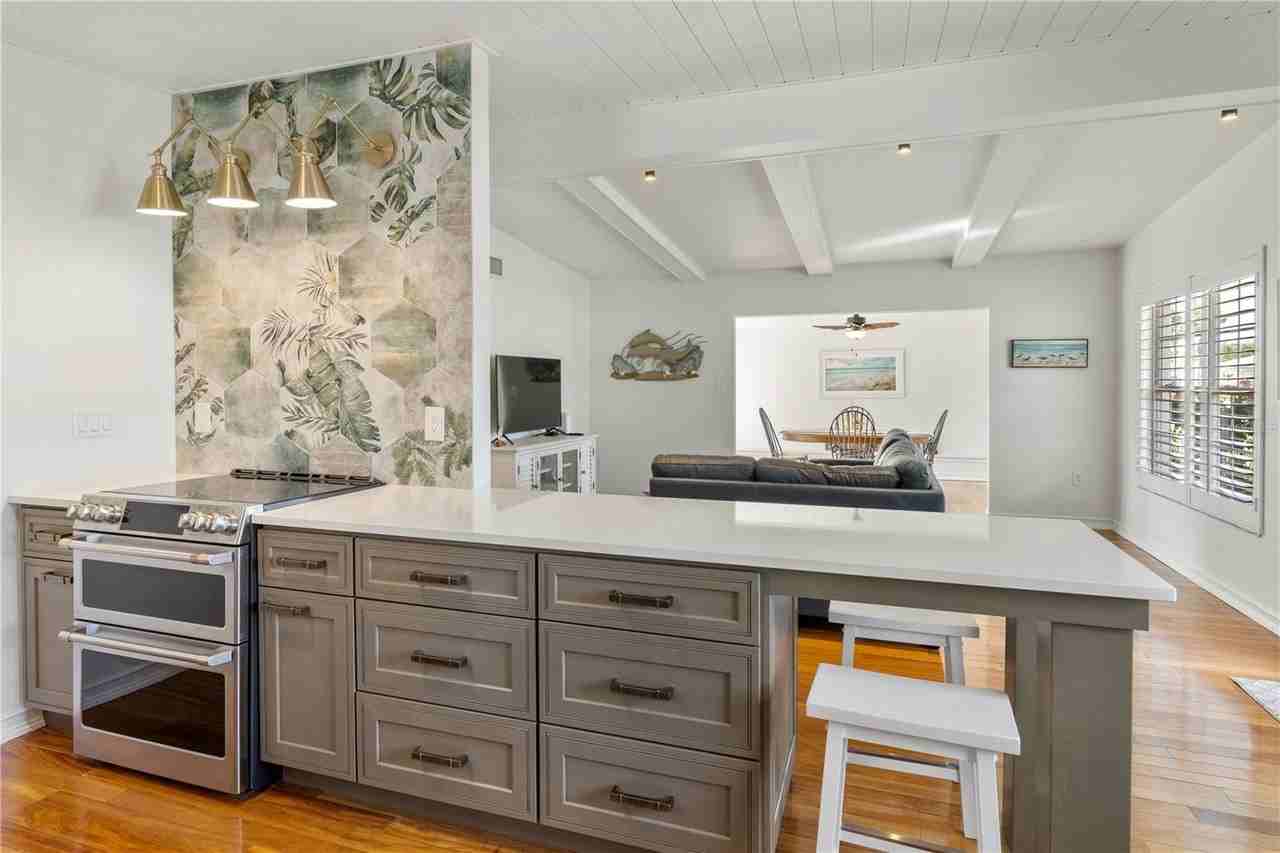 124 Field Ave E - Photo 7 of 18