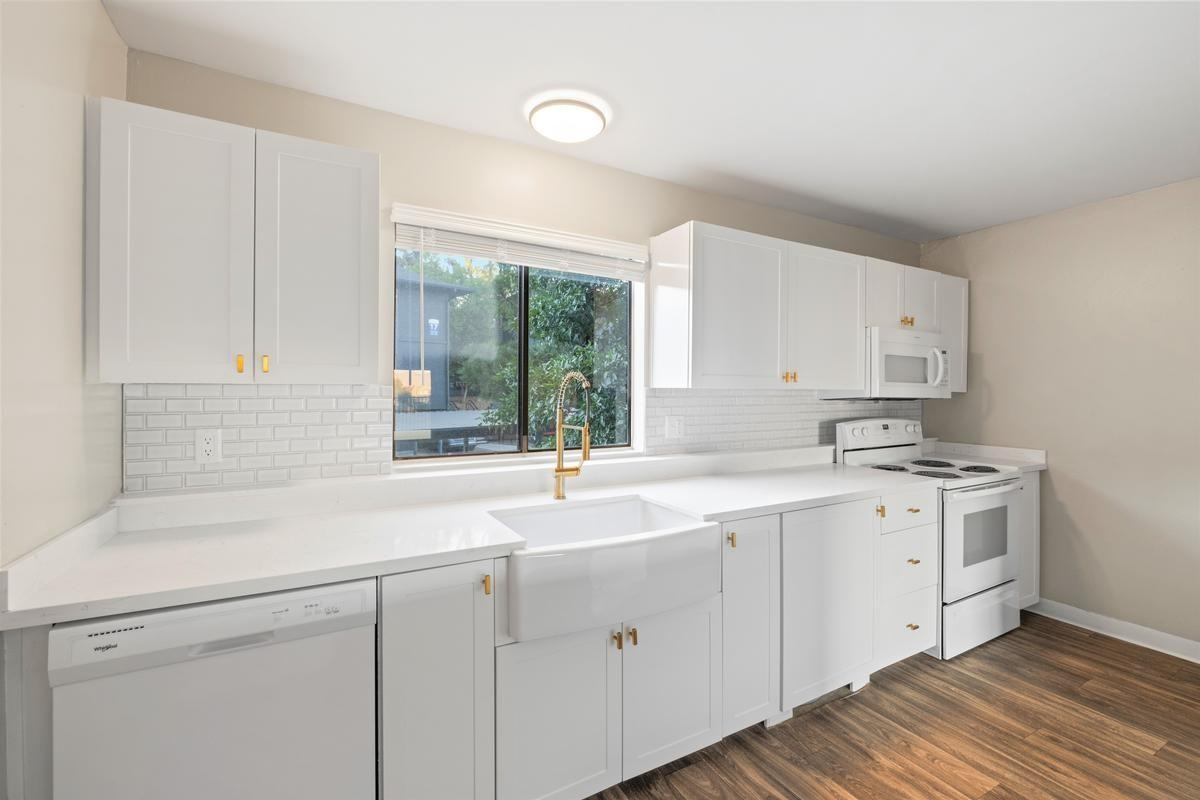 3300 Skyline Blvd - Photo 3 of 19