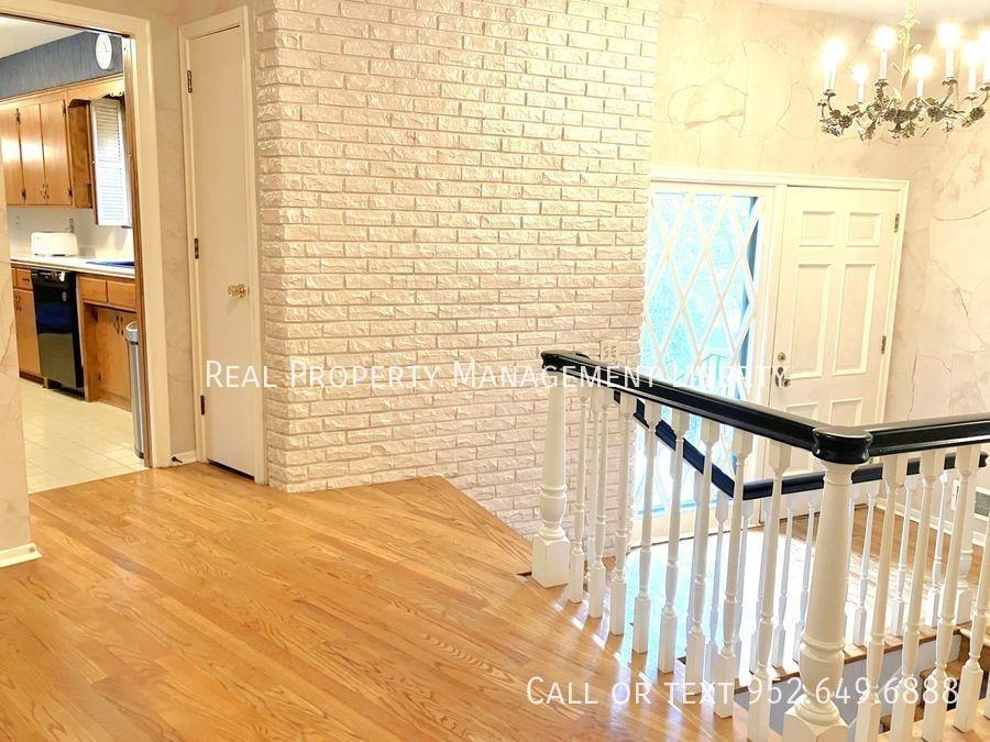 4311 Cedarwood Rd - Photo 3 of 16