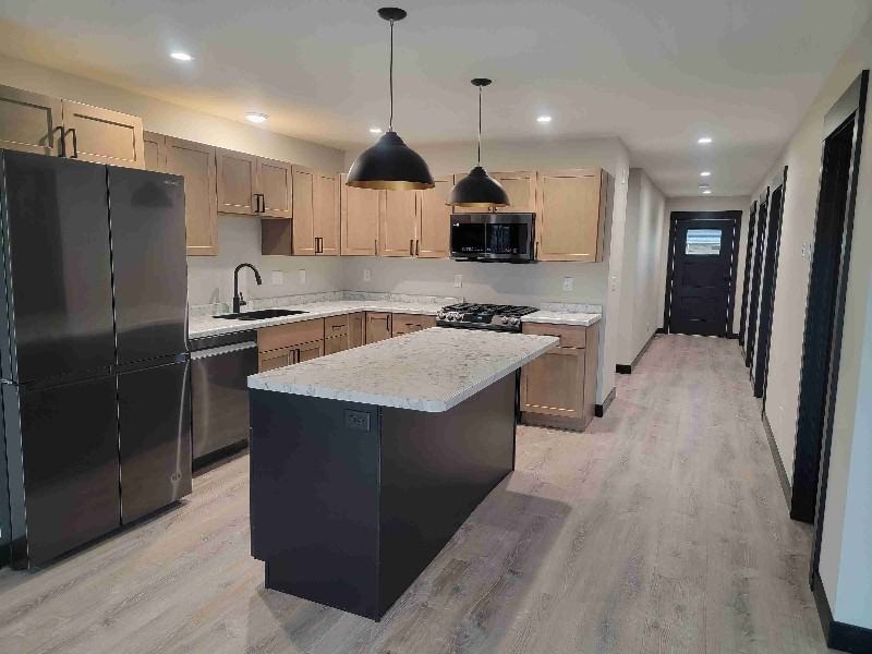 220 Vine St - Photo 2 of 6