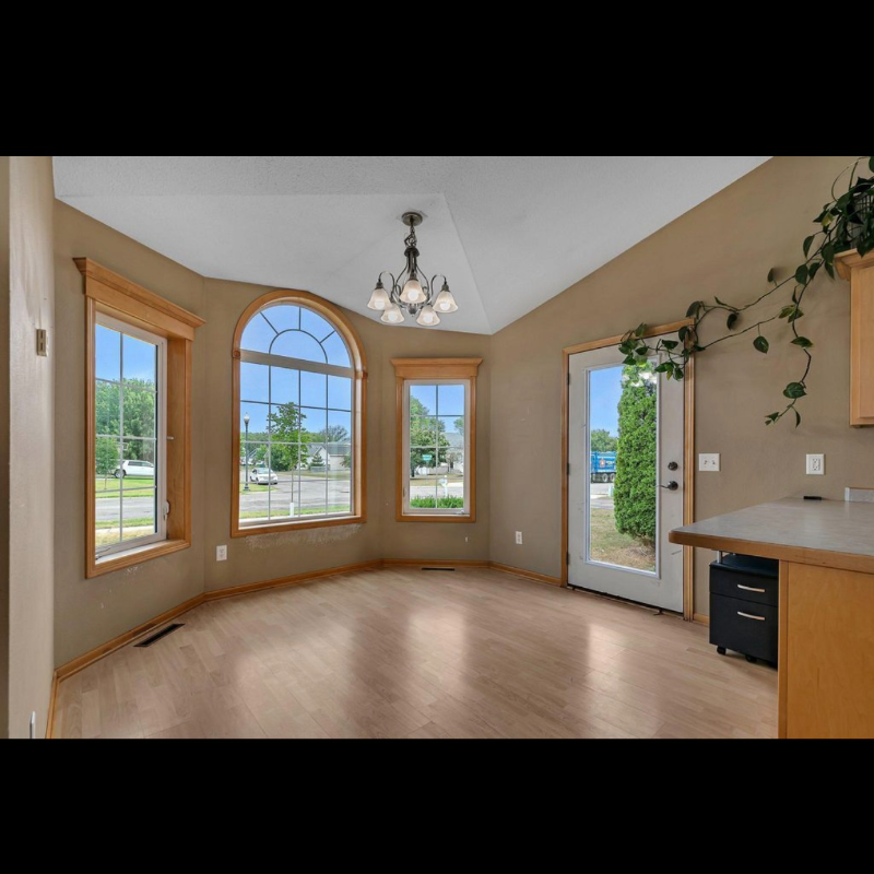 400 Pheasant Dr - Photo 3 of 6