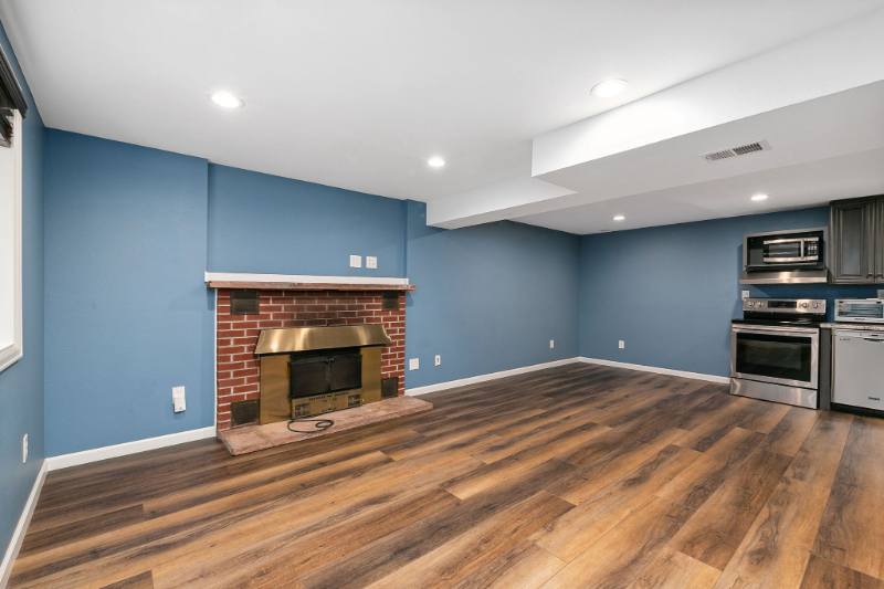 1844 N Crestmore Ct #B - Photo 3 of 18