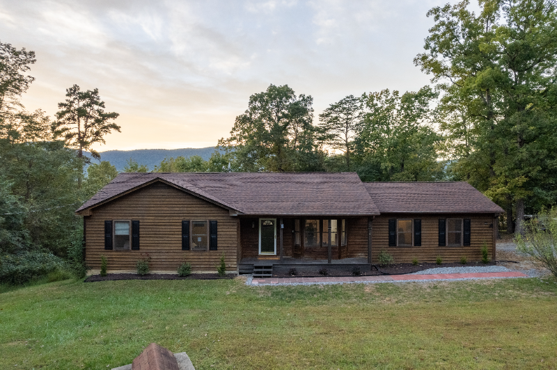 540 Lakeside Dr - Photo 3 of 38