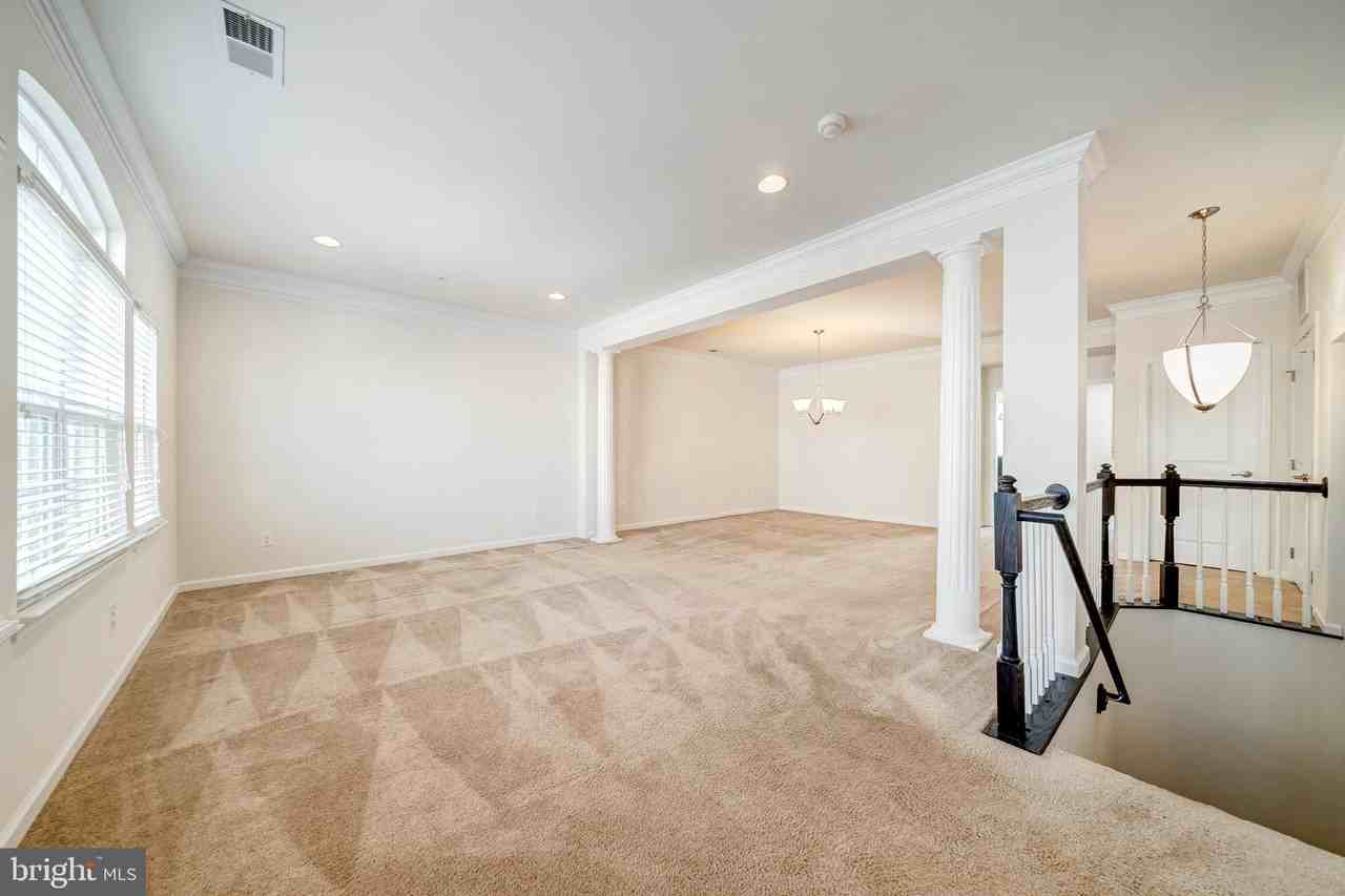 7458 Brunson Cir - Photo 3 of 26