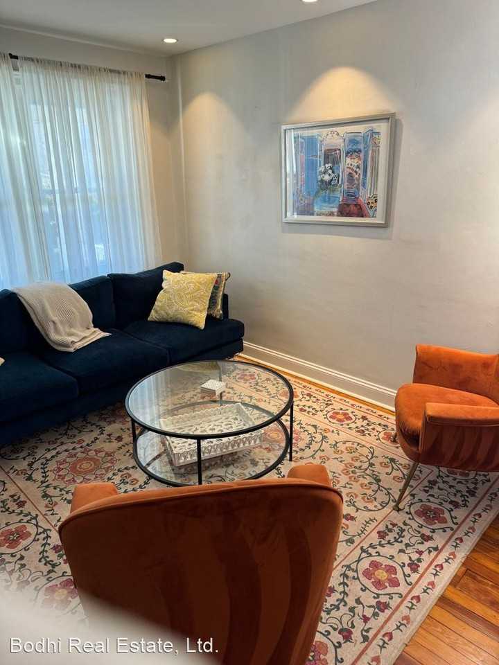 220 Williams Ave - Photo 3 of 21