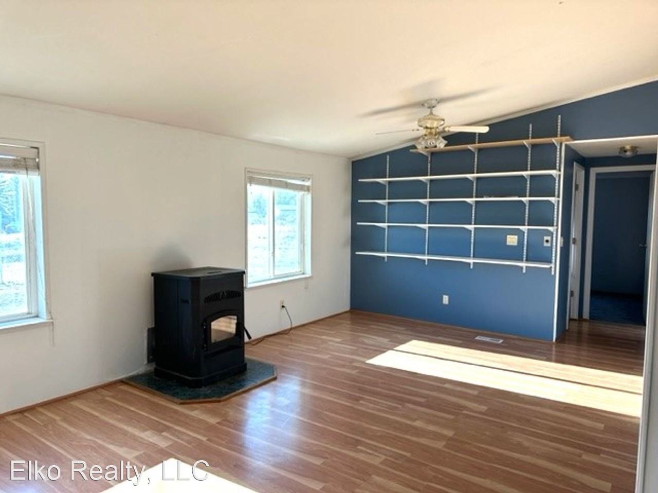 558 Buffside Dr - Photo 2 of 15