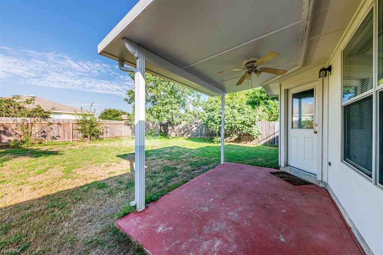 109 Covey Ln - Photo 3 of 24