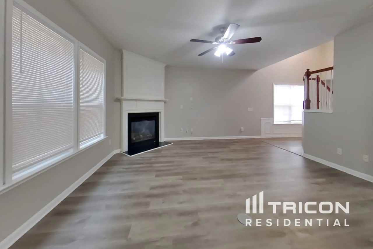 3203 Saville St Sw - Photo 2 of 50