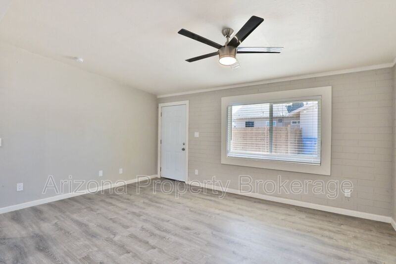 1538 E Pierce St #DF - Photo 5 of 34