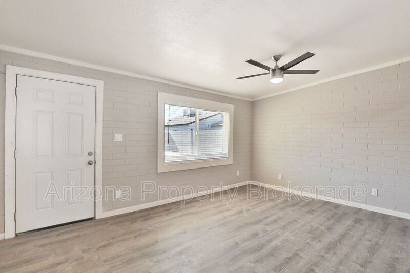 1538 E Pierce St #DF - Photo 6 of 34