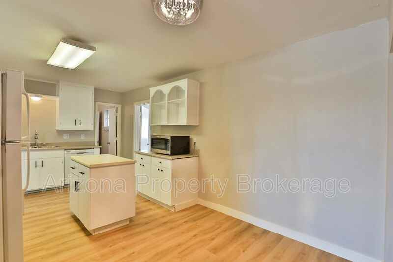 1026 S Grand - Photo 6 of 35