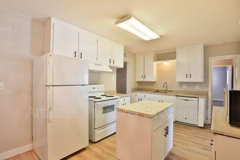 1026 S Grand - Photo 7 of 35