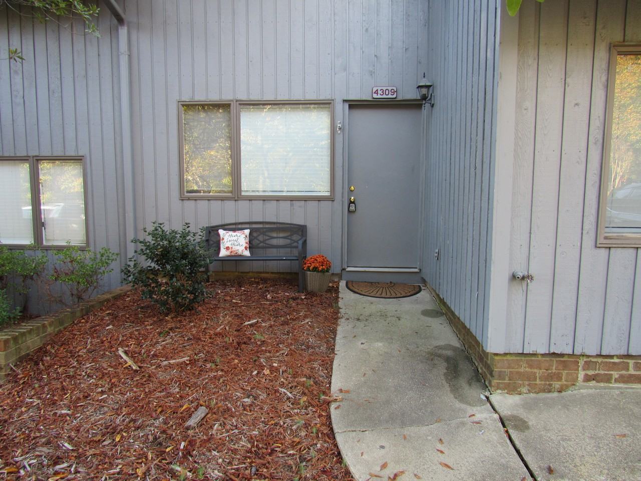 4309 Hunters Club Dr - Photo 3 of 25