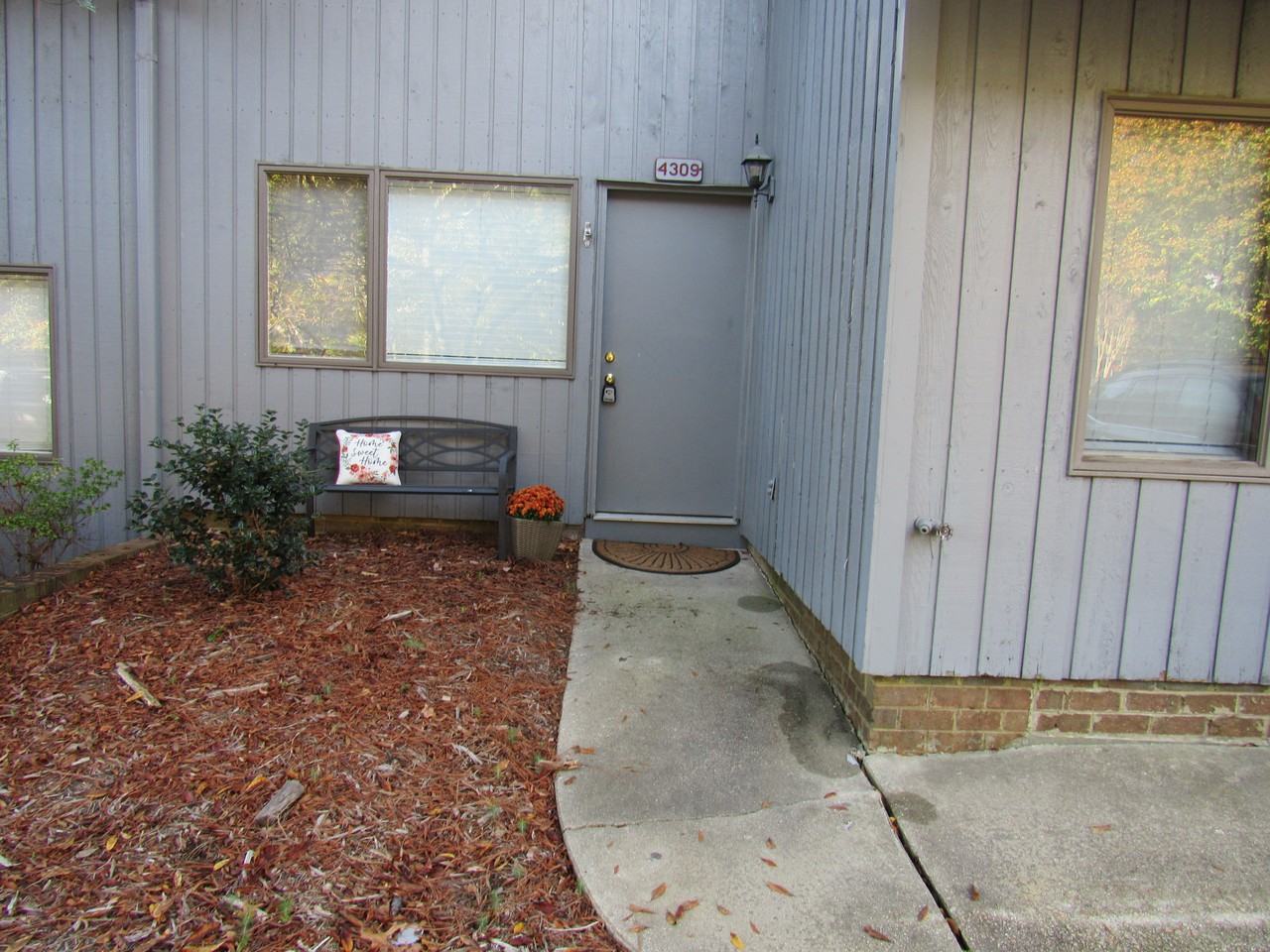 4309 Hunters Club Dr - Photo 4 of 25