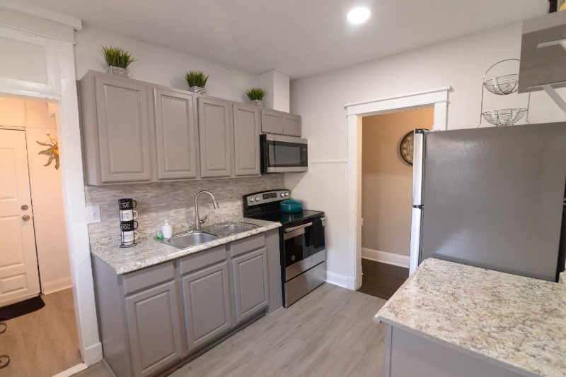 4501 Gillham Rd - Photo 3 of 12