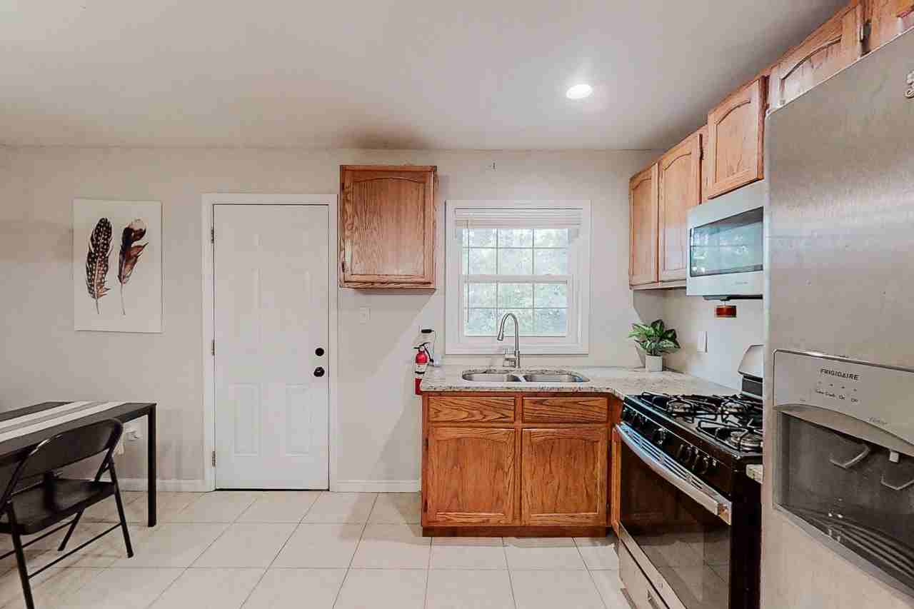 Lathrop St Se - Photo 3 of 14