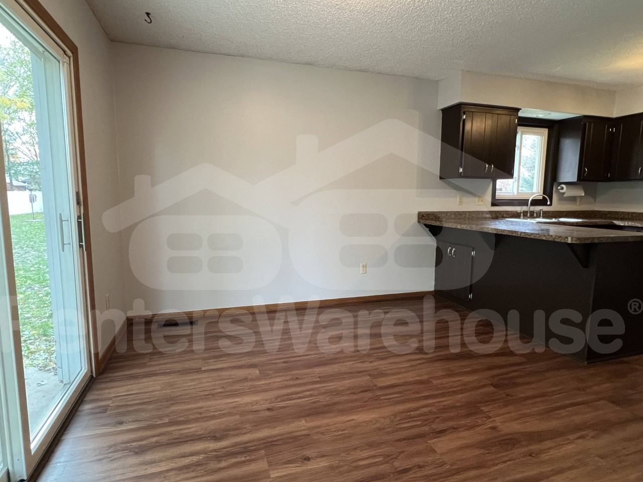 1263 Polk St S - Photo 3 of 10