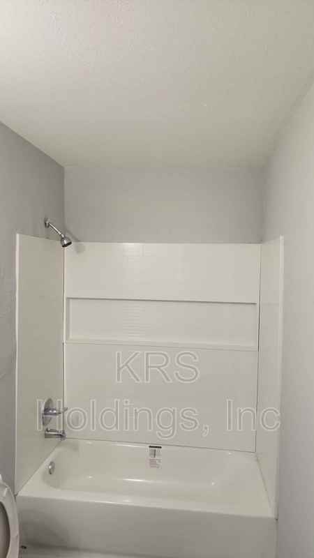 1406 Goff St - Photo 2 of 13