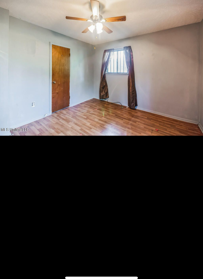 3655 Horton St - Photo 2 of 14