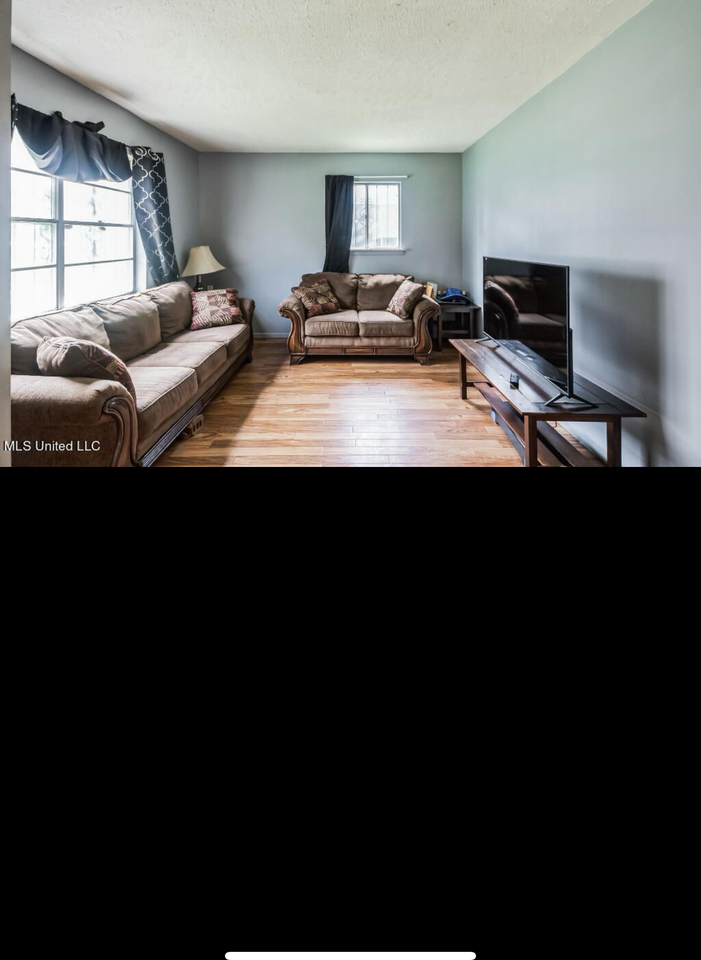 3655 Horton St - Photo 5 of 14