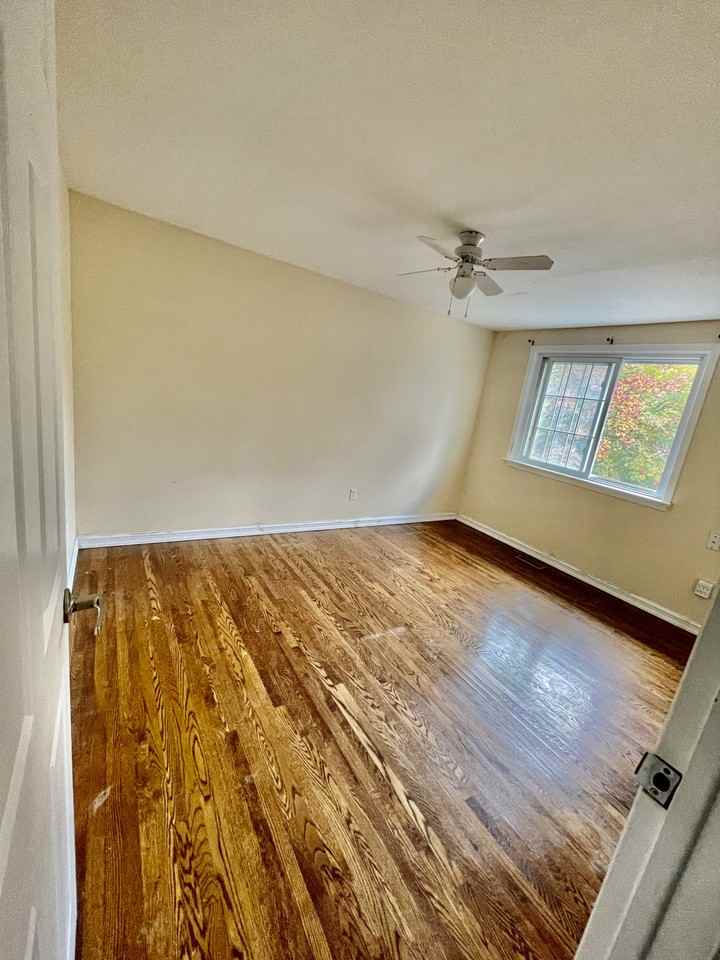 517 Crestwood Drive - Photo 3 of 11