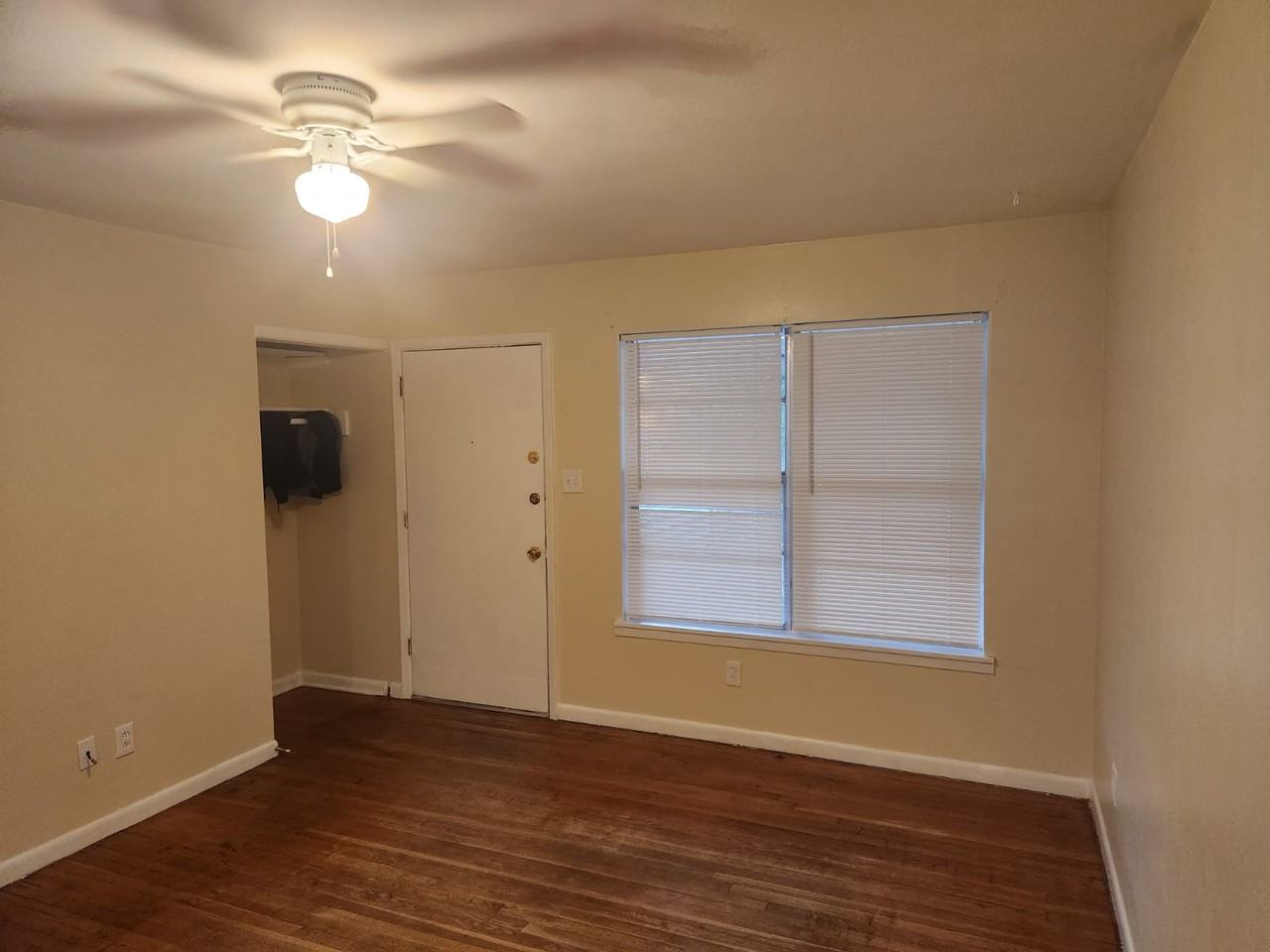 615 S 1st St #1 - Photo 3 of 32