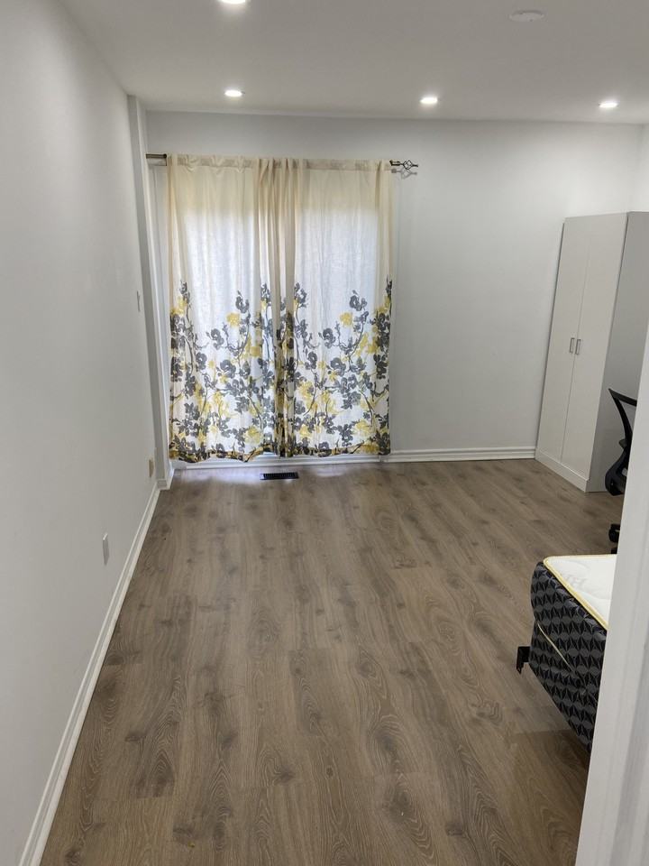 10 Mortimer Court - Photo 2 of 7