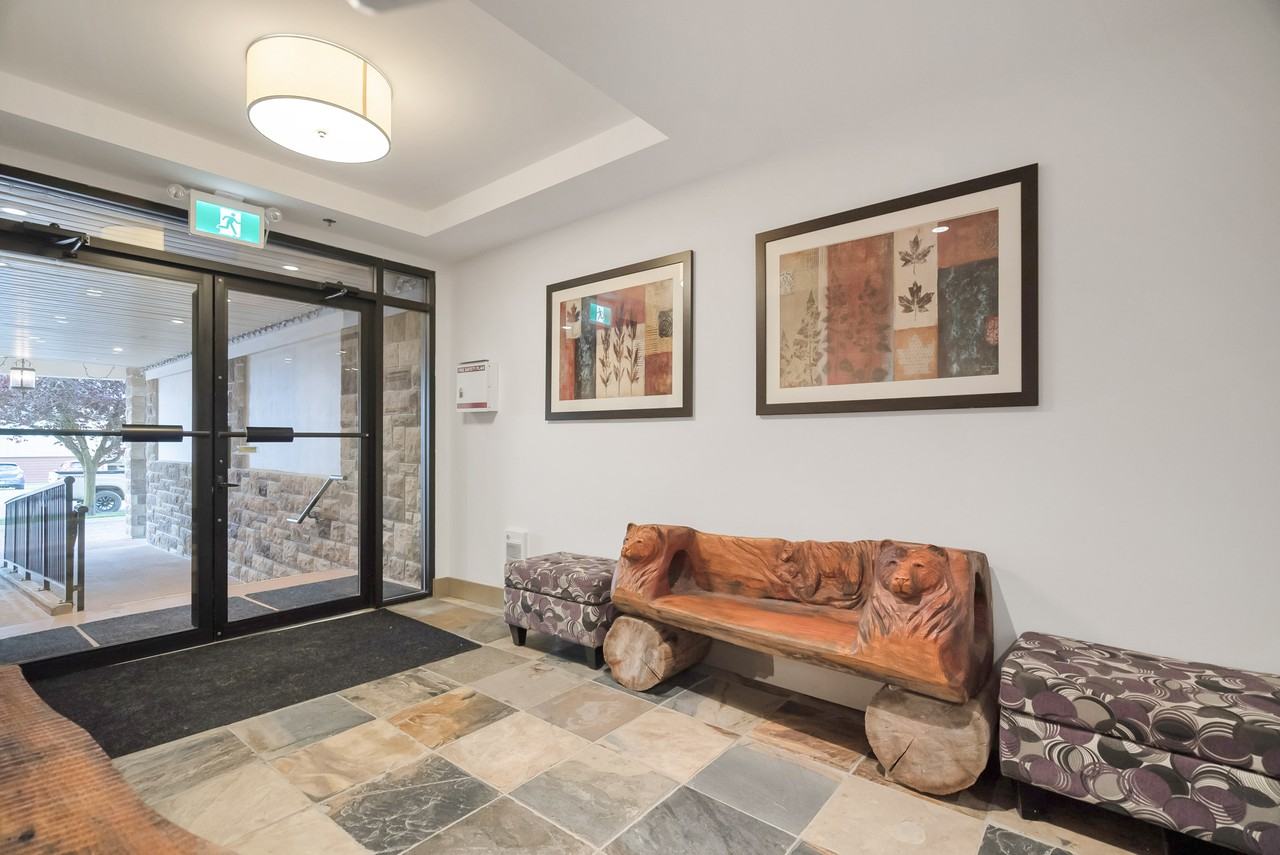 Harrison Lake View Suites - Photo 2 of 7