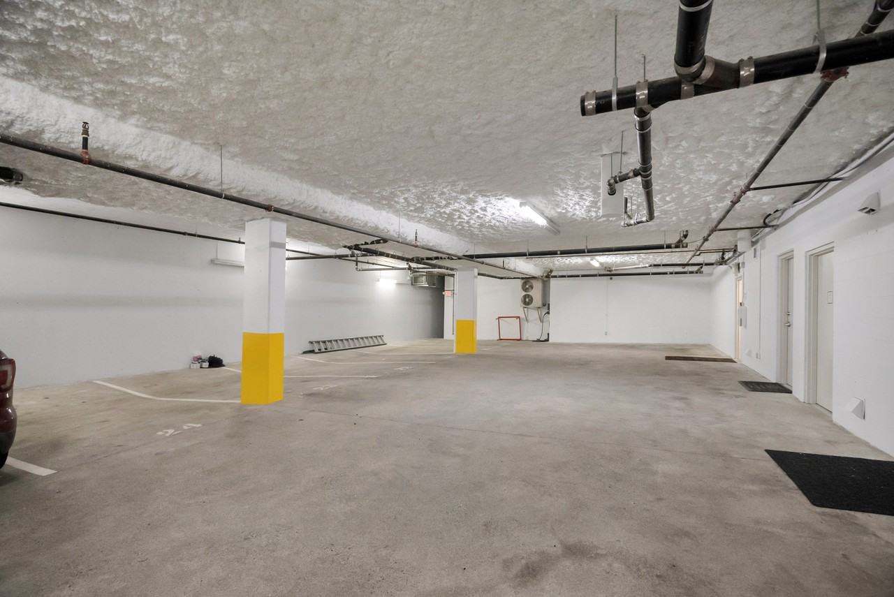 Harrison Lake View Suites - Photo 3 of 7