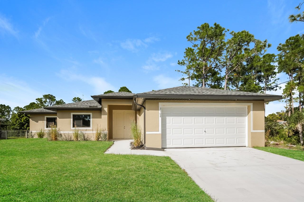 3108 50th St W, Buckingham, FL 33971 4 Bedroom Apartment for 2,349
