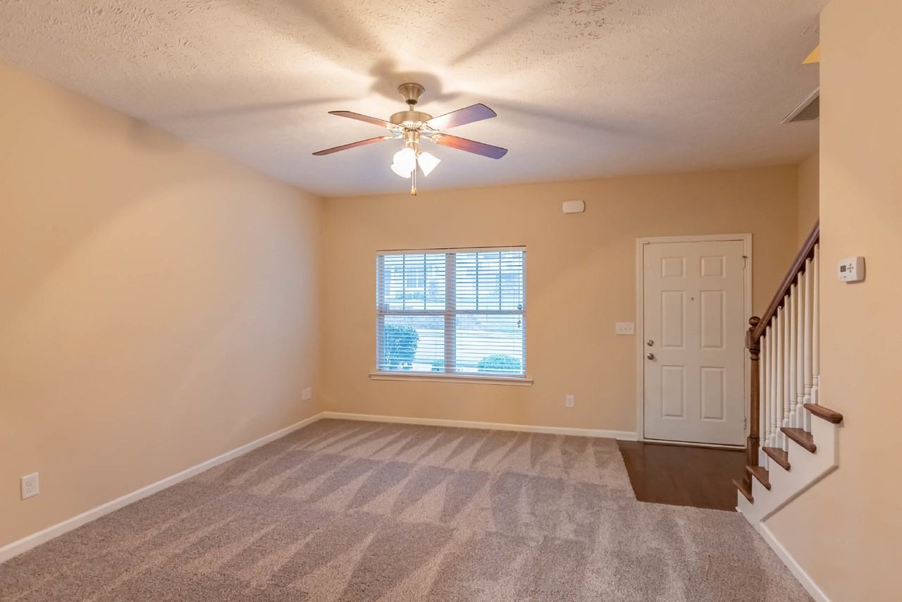 1512 Sprucedale Dr - Photo 6 of 15
