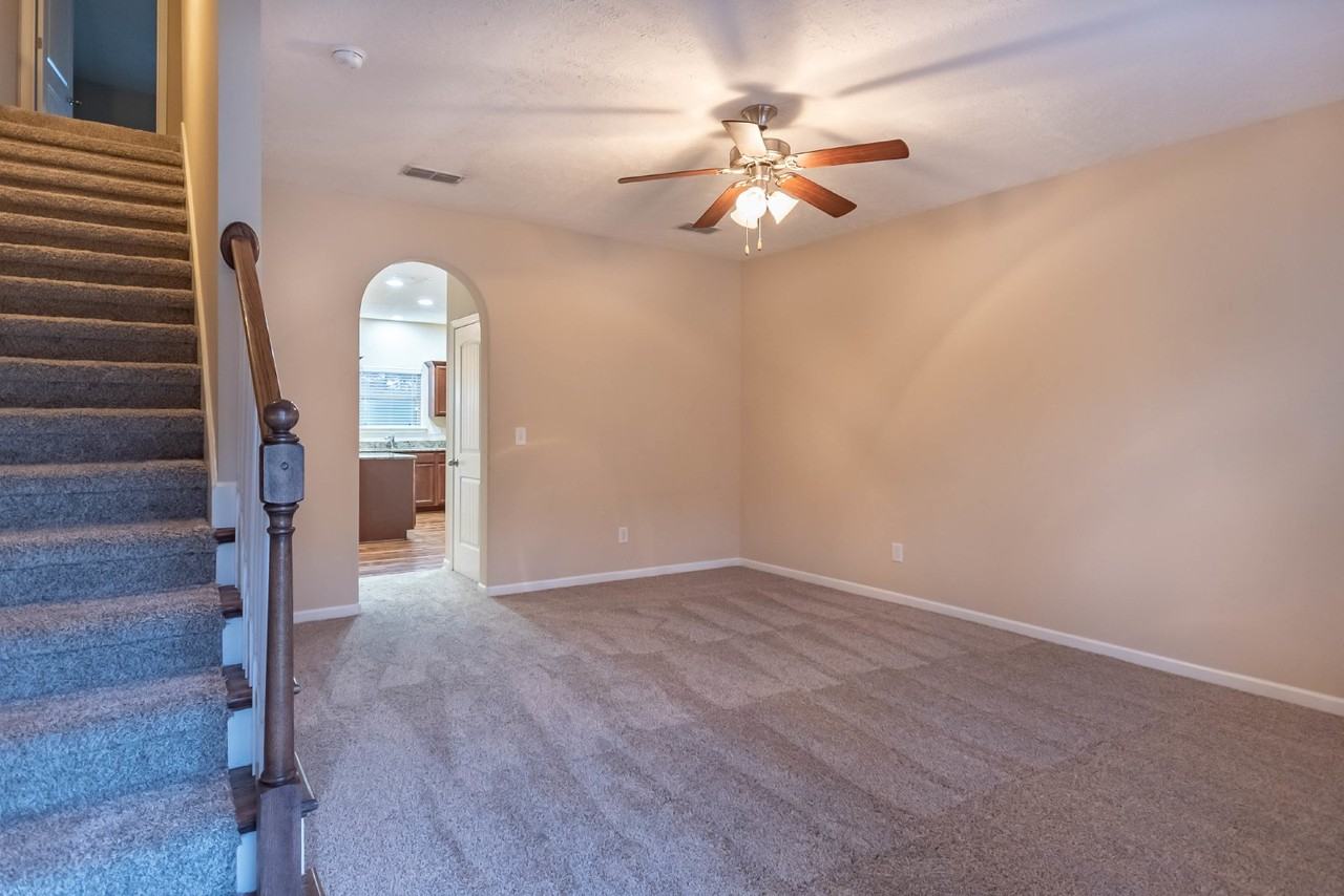 1512 Sprucedale Dr - Photo 7 of 15