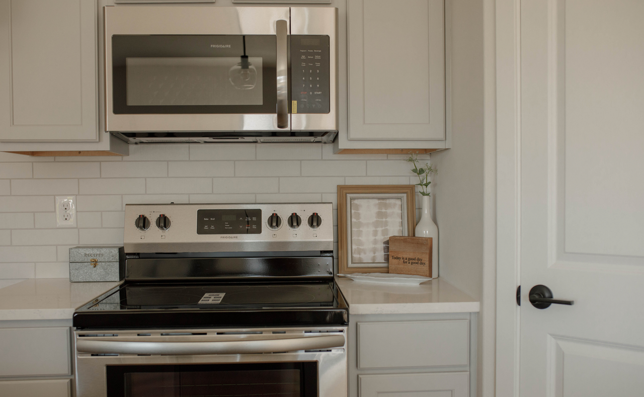1224 E 28th St - Photo 3 of 31