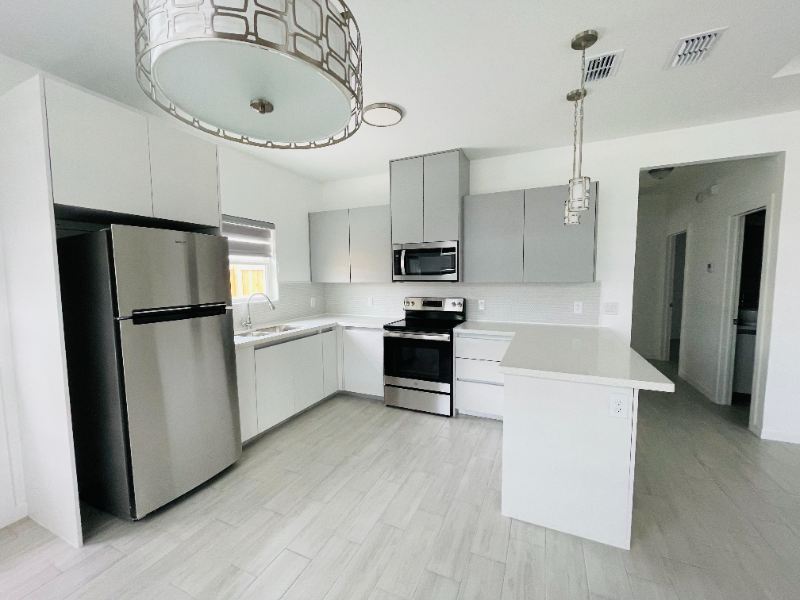 1623 W Sumitt Dr #3 - Photo 3 of 10