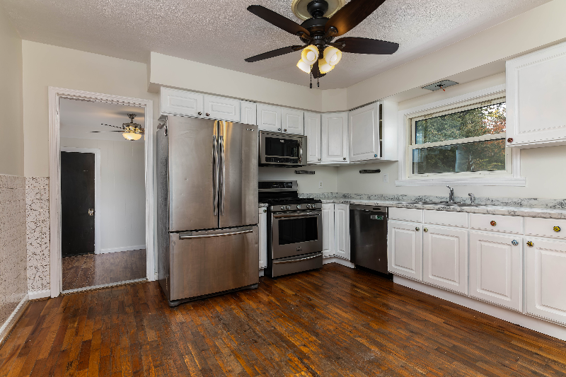 7923 S Rock Hill Rd - Photo 3 of 29