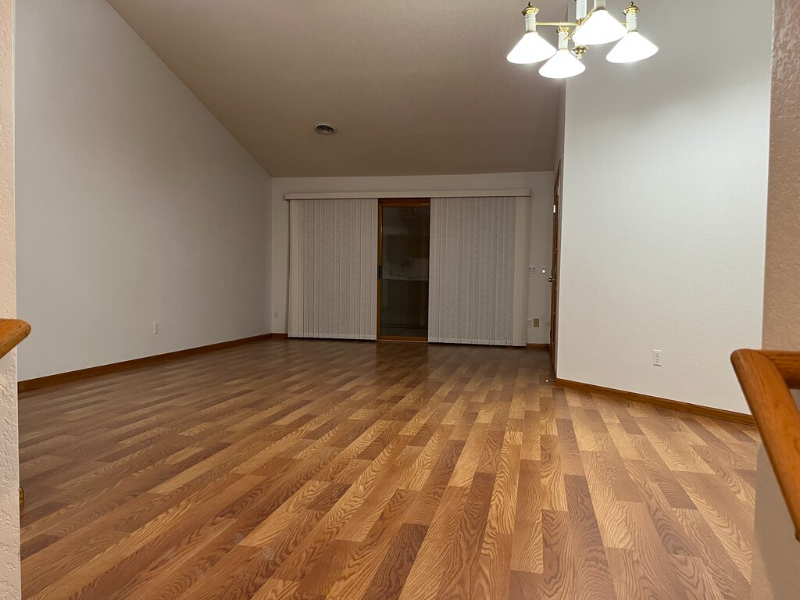 703 E Tin St - Photo 3 of 16