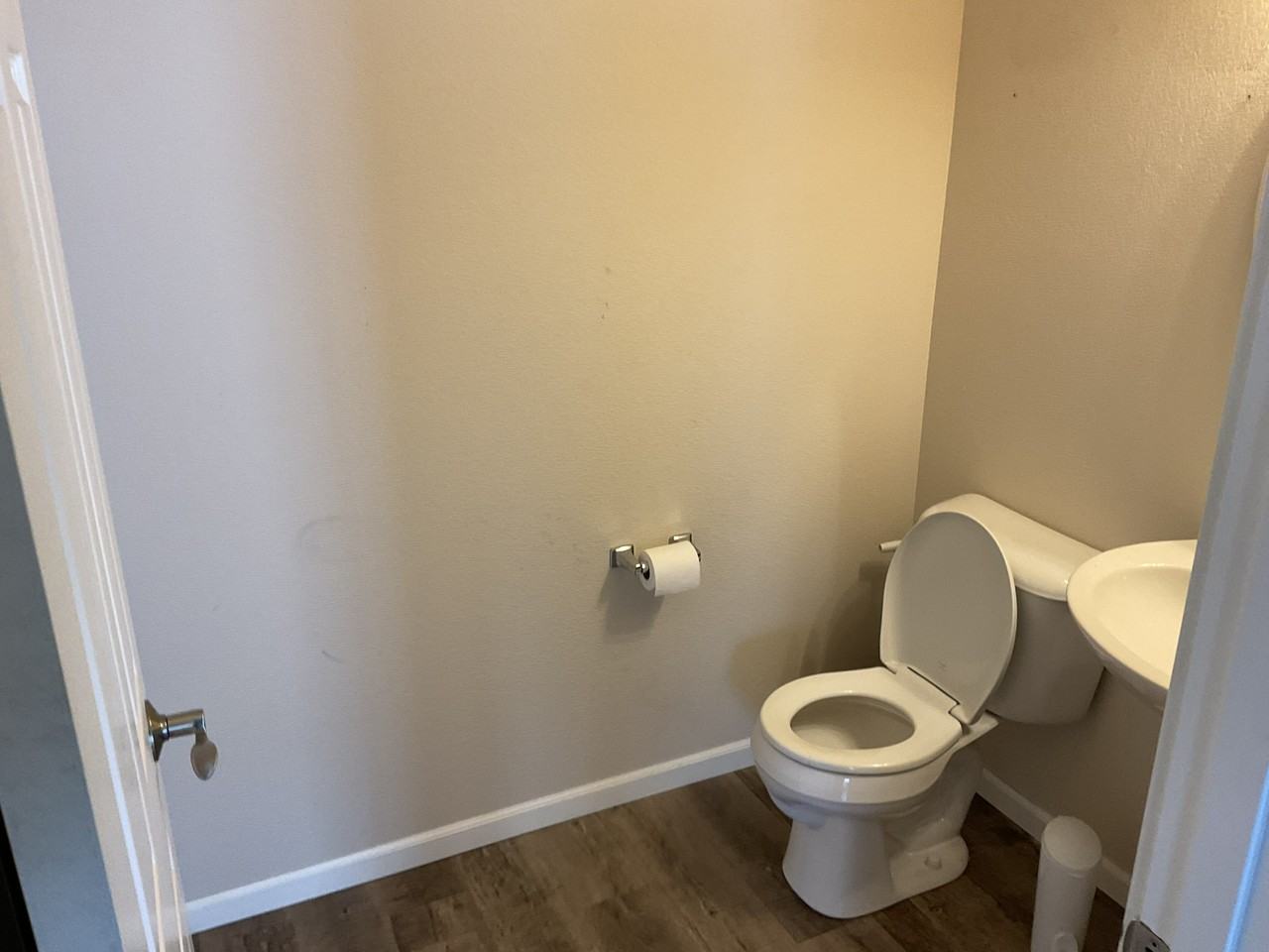 703 26th St Nw #1 - Photo 3 of 11