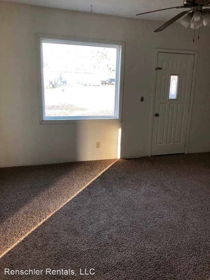 1108 N Adams Ave - Photo 3 of 11