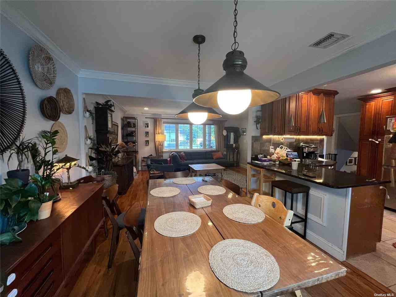 64 Elizabeth Dr - Photo 3 of 15