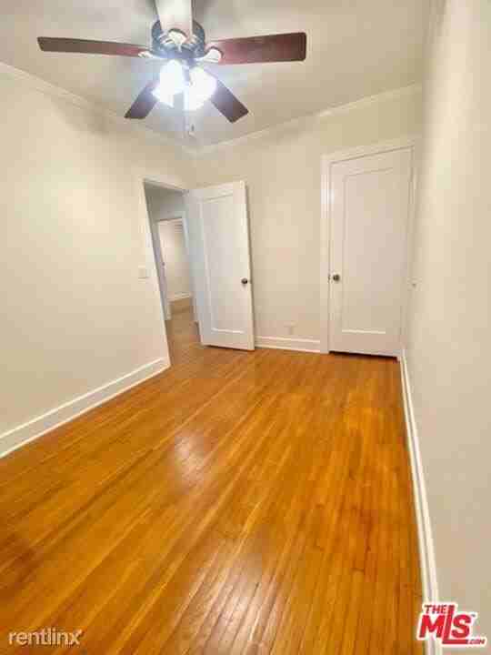1040 N Sweetzer Ave #1040 - Photo 3 of 9
