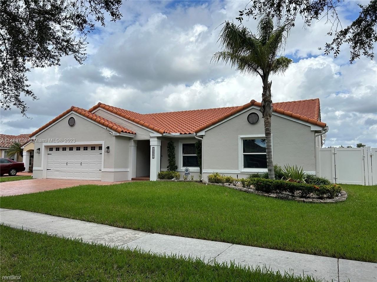 12661 Sw 20th St - Photo 2 of 32
