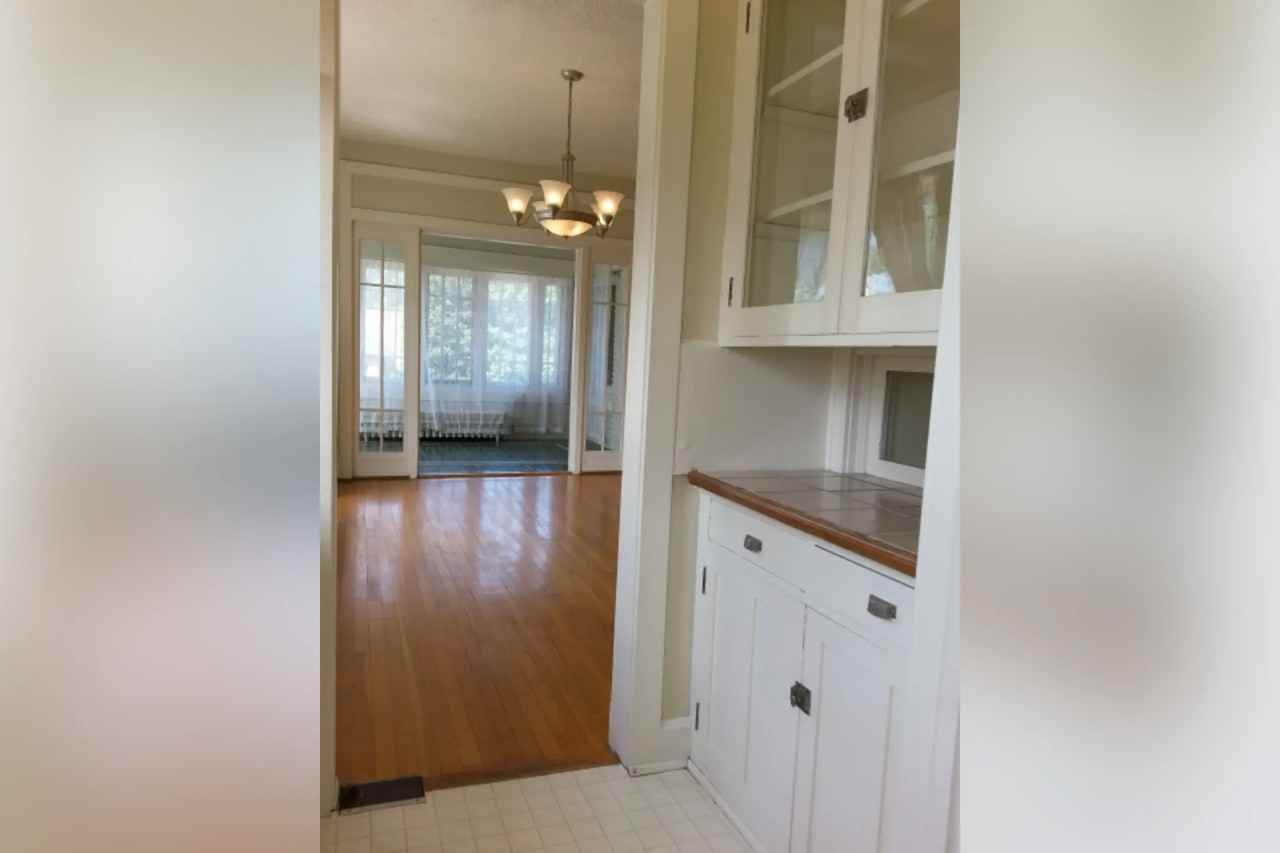 128 S Scott St - Photo 3 of 13