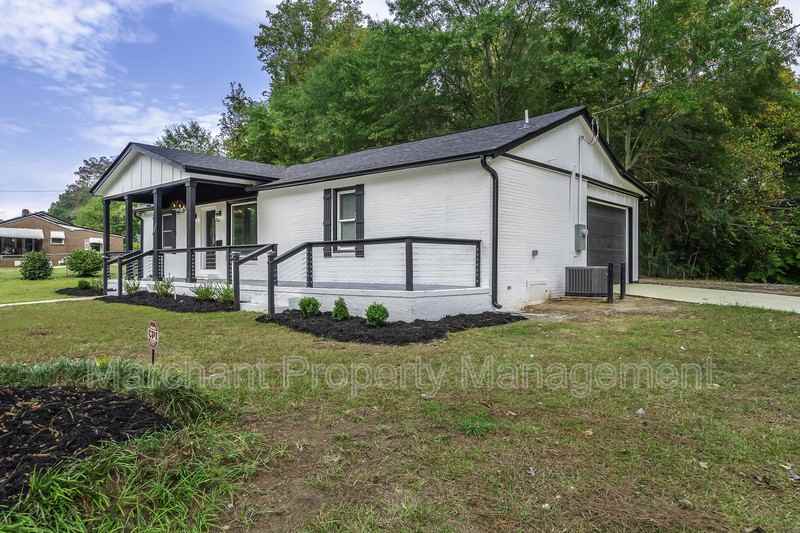 217 Truman St - Photo 3 of 32