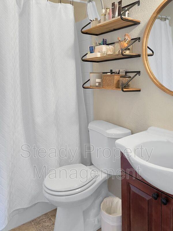 4523 N 30th St - Photo 3 of 14