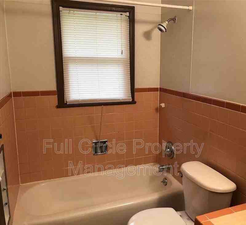 5439 Fontenelle Blvd - Photo 2 of 3