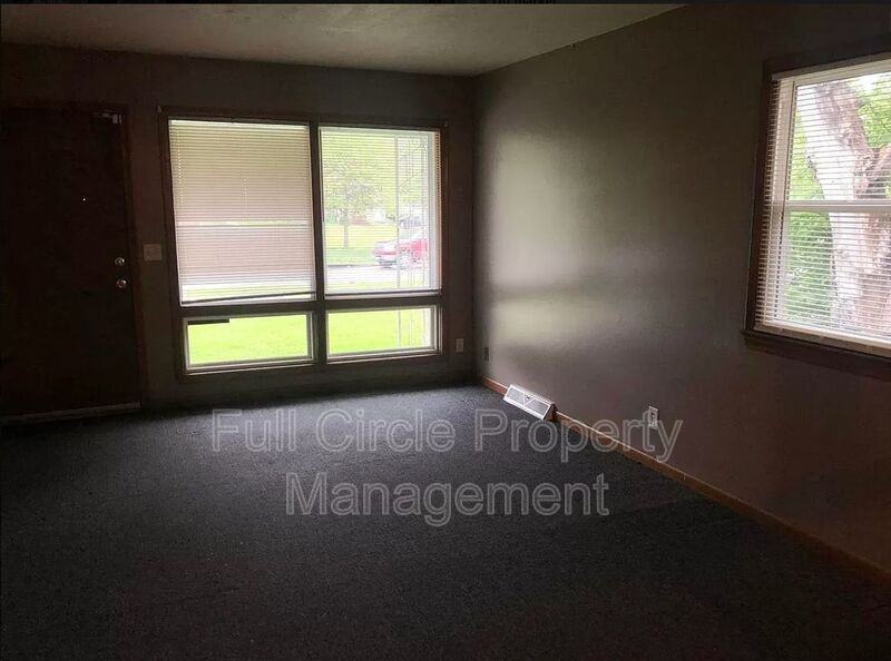 5439 Fontenelle Blvd - Photo 3 of 3