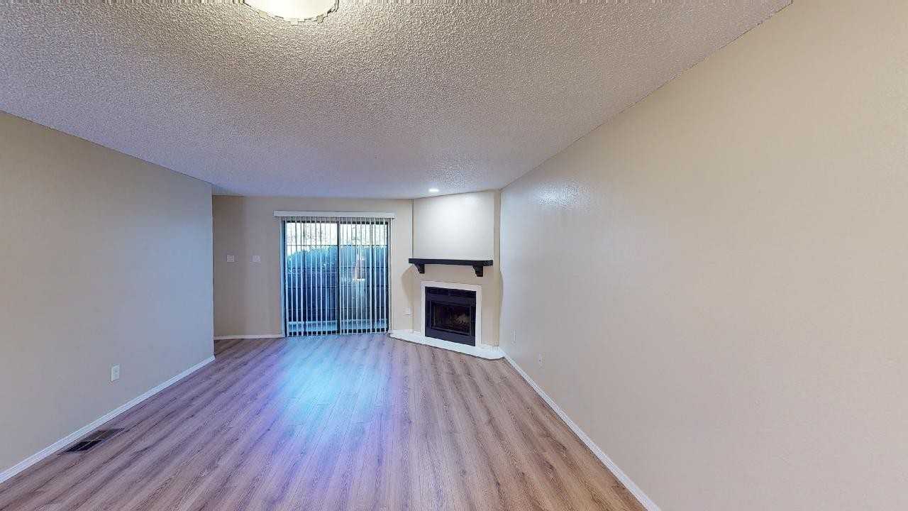1855 Girard Blvd Ne - Photo 4 of 43