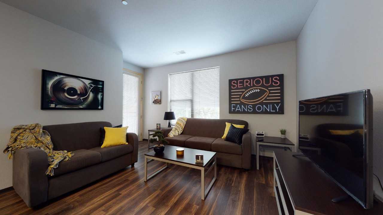 Whistler Apartments - Photo 3 of 30